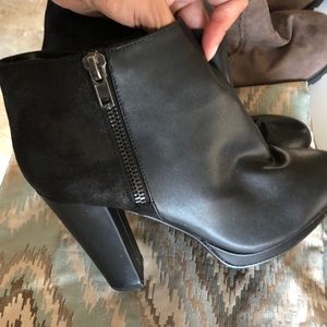 Call it Spring black booties w/chunky heel size 9